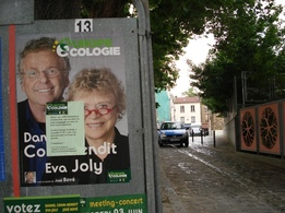 L'affiche d'Europe Ecologie, avec notre affichette de remerciements, le lundi 8 juin ! L'affiche d'Europe Ecologie, avec notre affichette de remerciements, le lundi 8 juin !