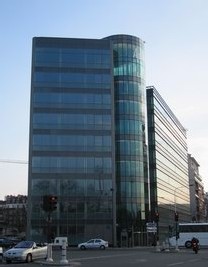 Immeuble de bureaux Apolonis, véritable tour d'inpiration médiévale au 21è siècle ! Immeuble de bureaux Apolonis, véritable tour d'inpiration médiévale au 21è siècle !